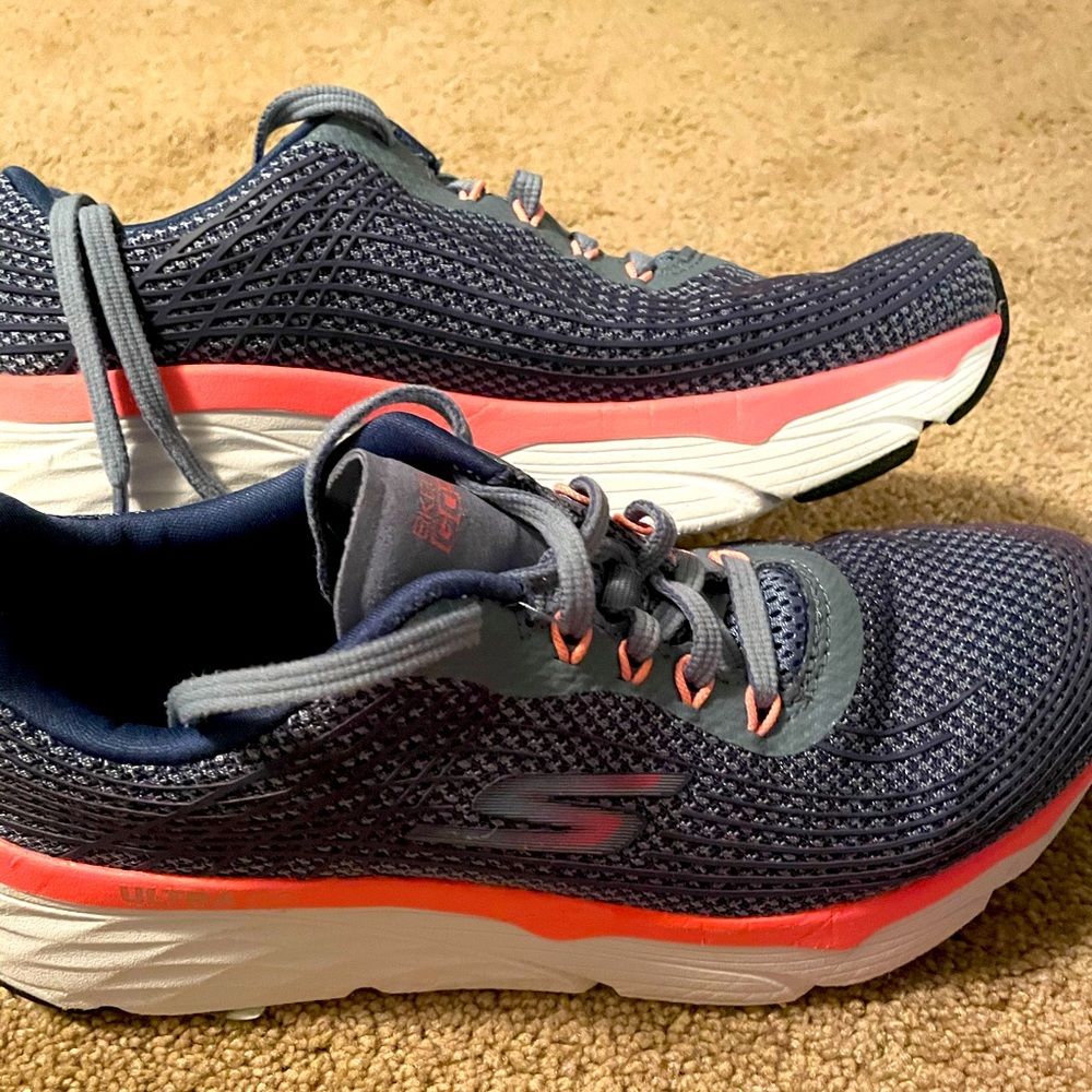Skechers Max Cushion Tennis Shoes
